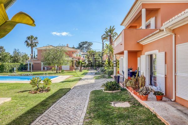 3-bedroom freehold villa in Loulé/Vilamoura — photo 3 of 5