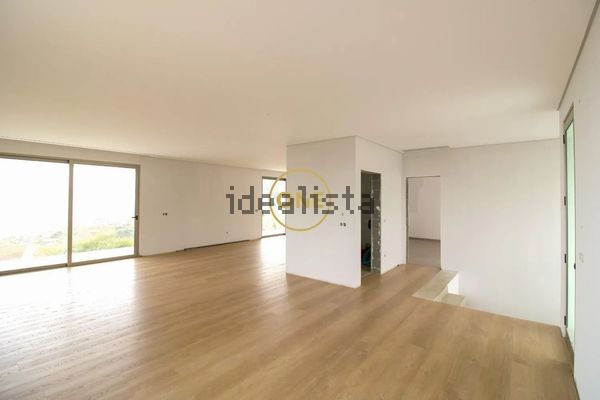 2-bedroom freehold villa in Calheta — photo 4 of 5