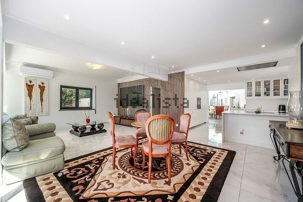 4-bedroom freehold villa in Cascais/Estoril — photo 1 of 5