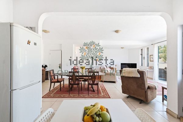 4-bedroom freehold villa in Faro — photo 3 of 5