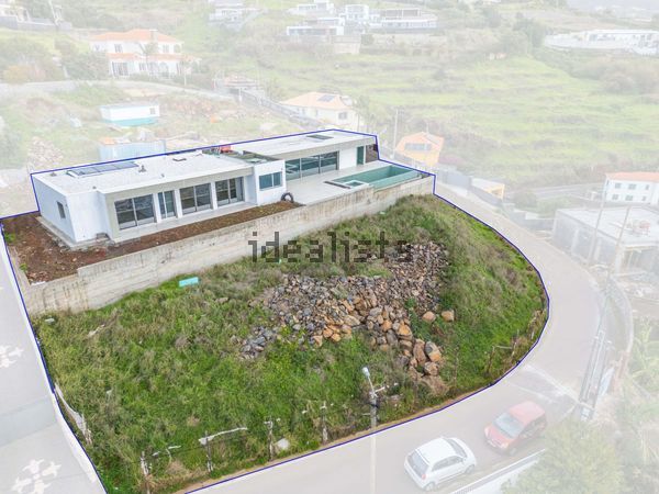 3-bedroom freehold villa in Calheta — photo 5 of 5