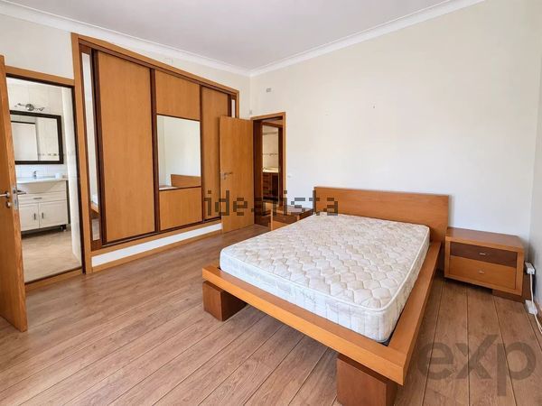 3-bedroom freehold villa in Faro — photo 2 of 5