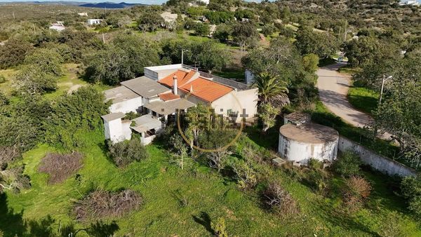3-bedroom freehold villa in Loulé/Vilamoura — photo 2 of 5