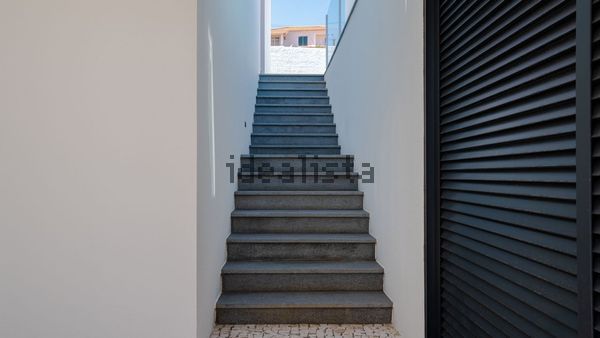 Detached house in Estrada Comandante Camacho de Freitas, Santo António — image 4
