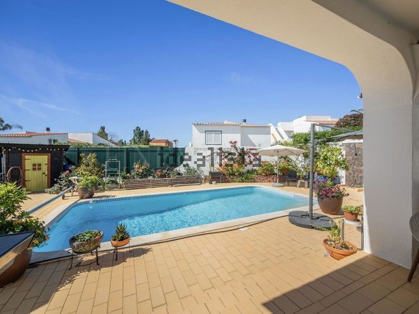 2-bedroom freehold villa in Lagoa/Carvoeiro — photo 1 of 5