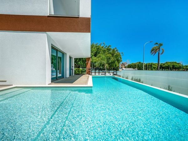 3-bedroom freehold villa in Albufeira — photo 2 of 5