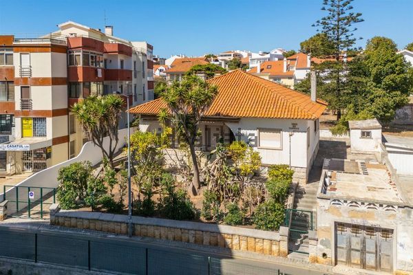 8-bedroom freehold villa in Cascais/Estoril — photo 1 of 5