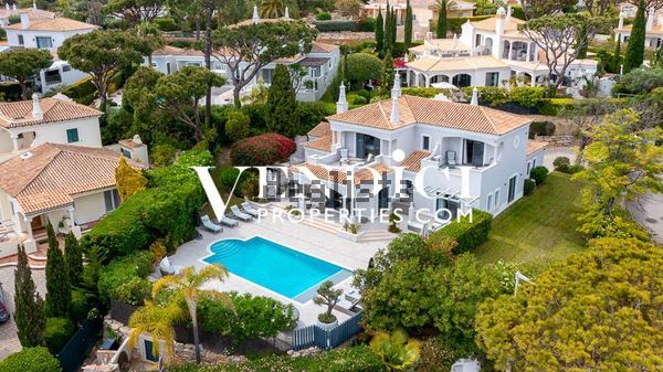 5-bedroom freehold villa in Loulé/Vilamoura — photo 1 of 5