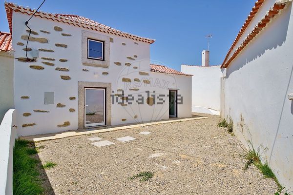 2-bedroom freehold villa in Sintra/Colares — photo 4 of 5