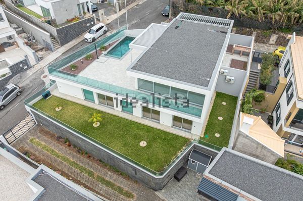 3-bedroom freehold villa in Calheta — photo 3 of 5