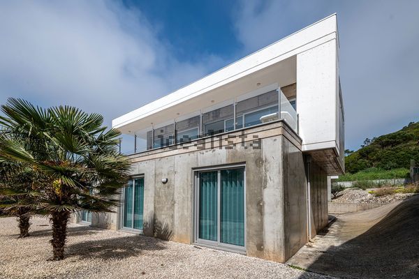 3-bedroom freehold villa in Alcobaça/São Martinho do Porto — photo 3 of 5