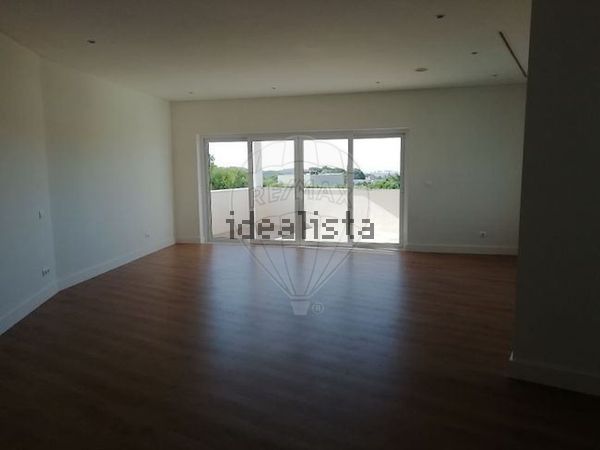 4-bedroom freehold villa in Sintra/Colares — photo 3 of 5