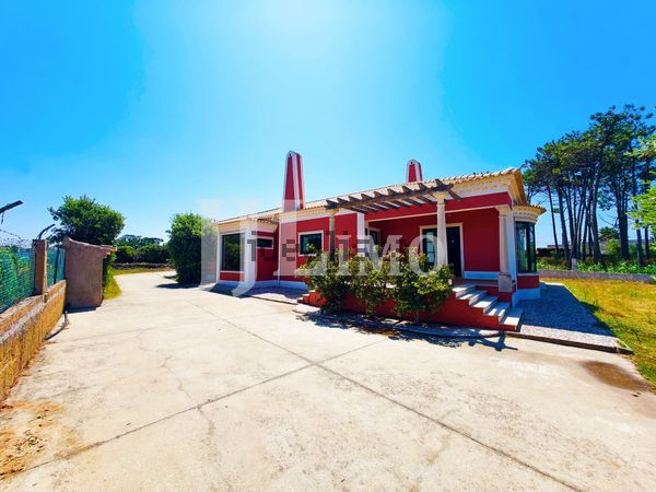 4-bedroom freehold villa in Sintra/Colares — photo 1 of 5