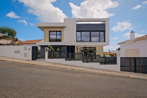 5-bedroom freehold villa in Cascais/Estoril — photo 2 of 5