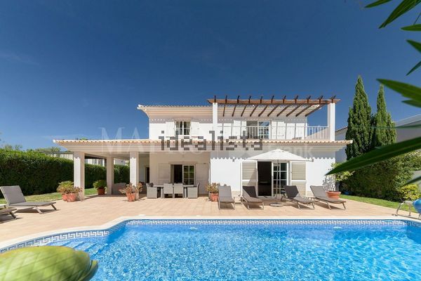 5-bedroom freehold villa in Loulé/Vilamoura — photo 1 of 5