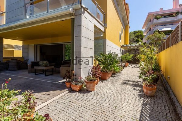 4-bedroom freehold villa in Cascais/Estoril — photo 3 of 5