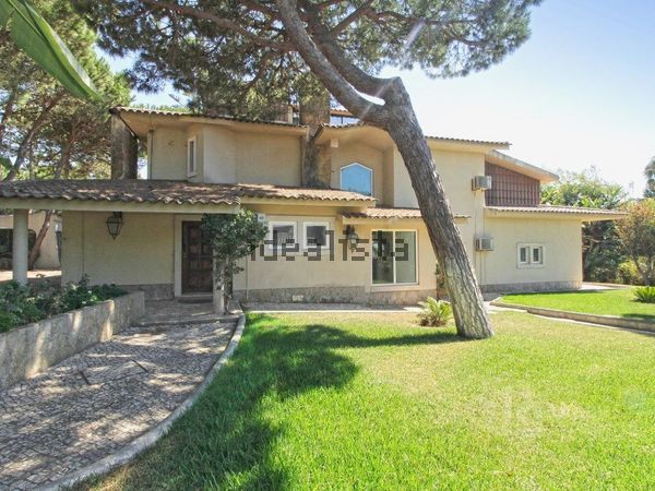 5-bedroom freehold villa in Cascais/Estoril — photo 2 of 5