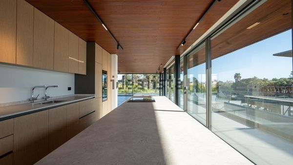 4-bedroom freehold villa in Cascais/Estoril — photo 1 of 5