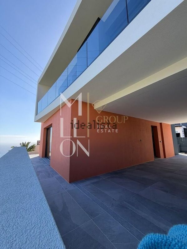 3-bedroom freehold villa in Santa Cruz/Caniço — photo 3 of 5