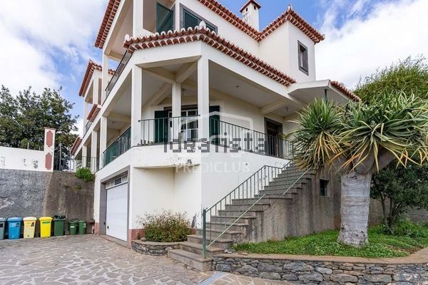 House in Santa Maria Maior — image 3