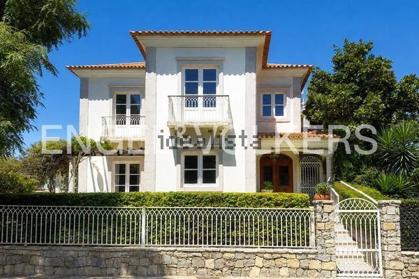 4-bedroom freehold villa in Faro — photo 2 of 5