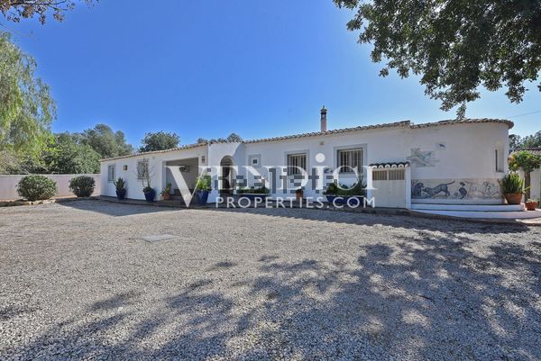 6-bedroom freehold villa in Loulé/Vilamoura — photo 3 of 5