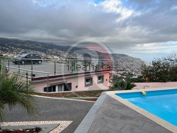 6-bedroom freehold villa in Funchal — photo 4 of 5