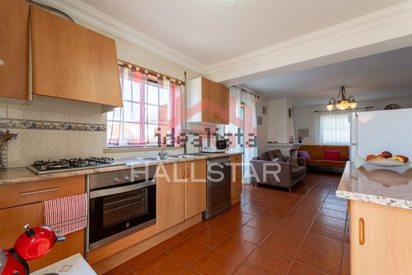 4-bedroom freehold villa in Alcobaça/São Martinho do Porto — photo 4 of 5