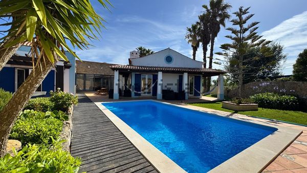 4-bedroom freehold villa in Sintra/Colares — photo 3 of 5