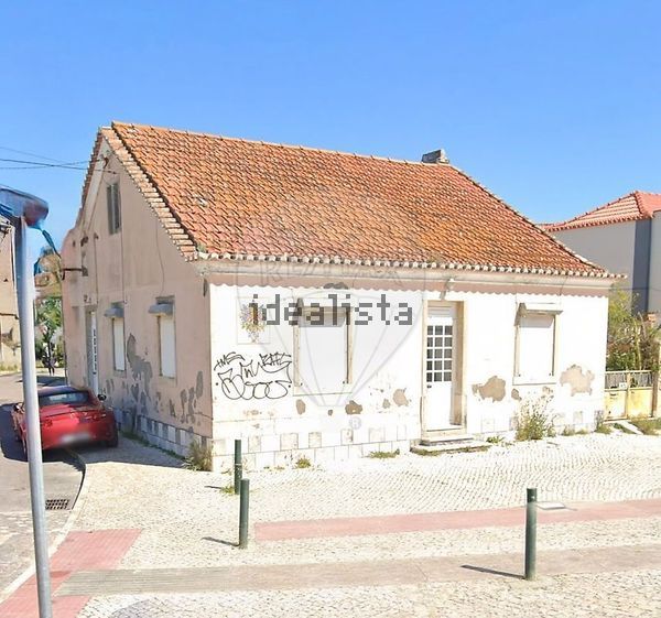 4-bedroom freehold villa in Cascais/Estoril — photo 1 of 5