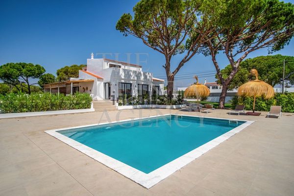 5-bedroom freehold villa in Loulé/Vilamoura — photo 2 of 5