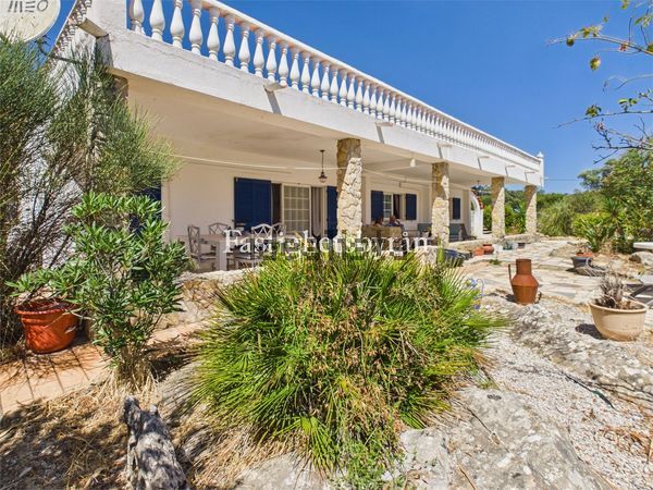 5-bedroom freehold villa in Loulé/Vilamoura — photo 2 of 5
