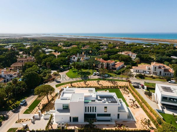 6-bedroom freehold villa in Loulé/Vilamoura — photo 2 of 5