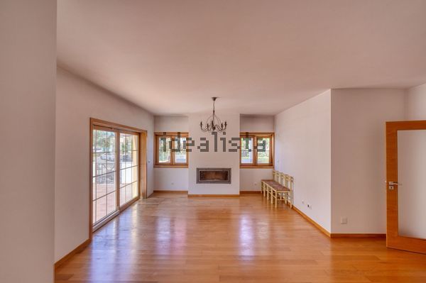3-bedroom freehold villa in Sintra/Colares — photo 5 of 5
