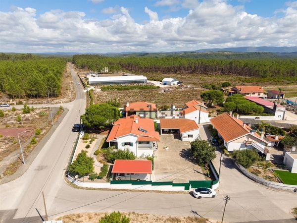 4-bedroom freehold villa in Nazaré — photo 5 of 5