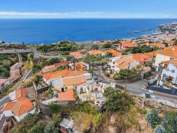 2-bedroom freehold villa in Funchal — photo 4 of 5