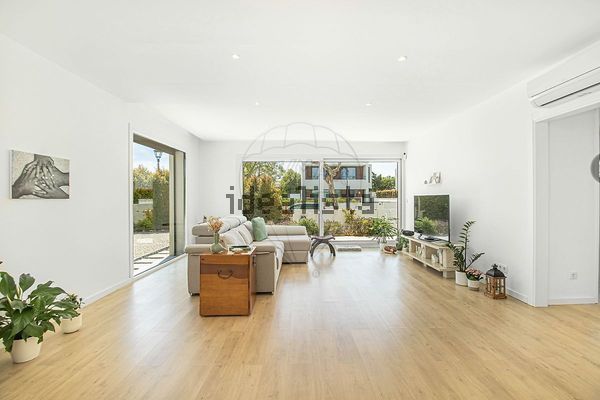3-bedroom freehold villa in Sintra/Colares — photo 3 of 5