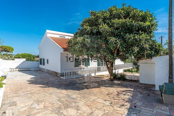 2-bedroom freehold villa in Sintra/Colares — photo 3 of 5