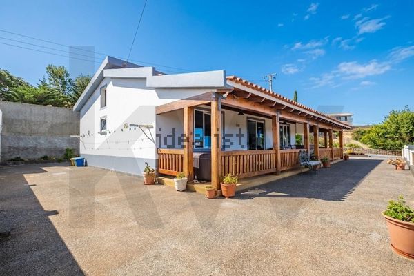 3-bedroom freehold villa in Porto Santo — photo 2 of 5