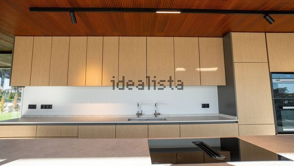 4-bedroom freehold villa in Cascais/Estoril — photo 3 of 5
