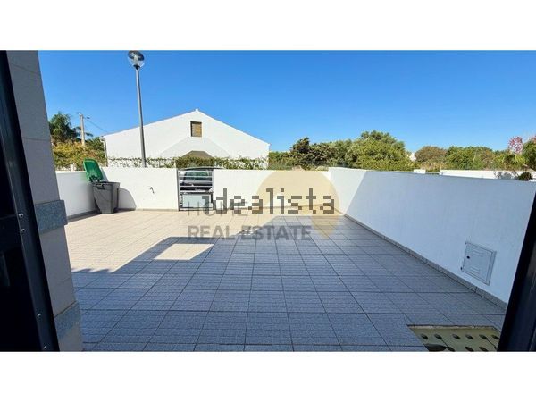 3-bedroom freehold villa in Albufeira — photo 3 of 5