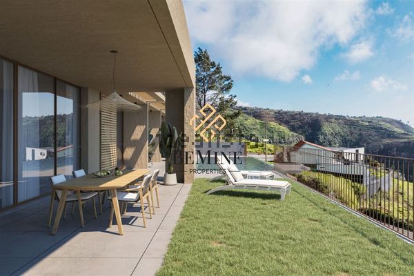 3-bedroom freehold villa in Calheta — photo 3 of 5