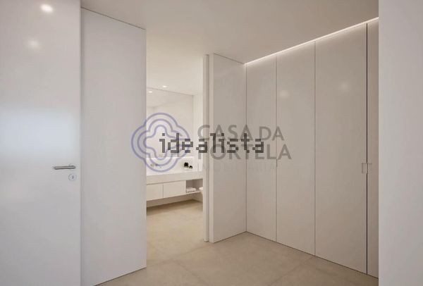 4-bedroom freehold villa in Lagos — photo 1 of 5