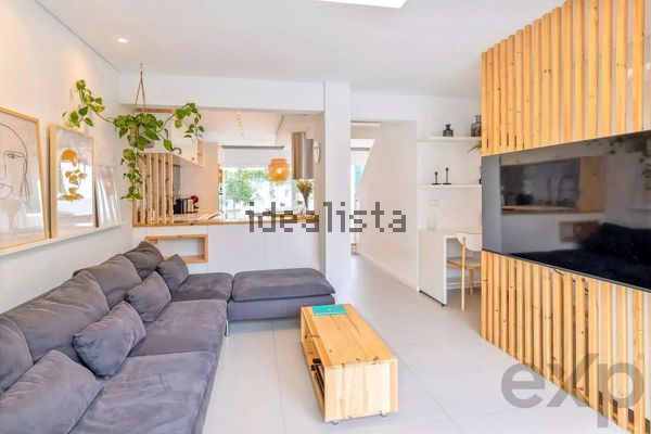 4-bedroom freehold villa in Cascais/Estoril — photo 1 of 5