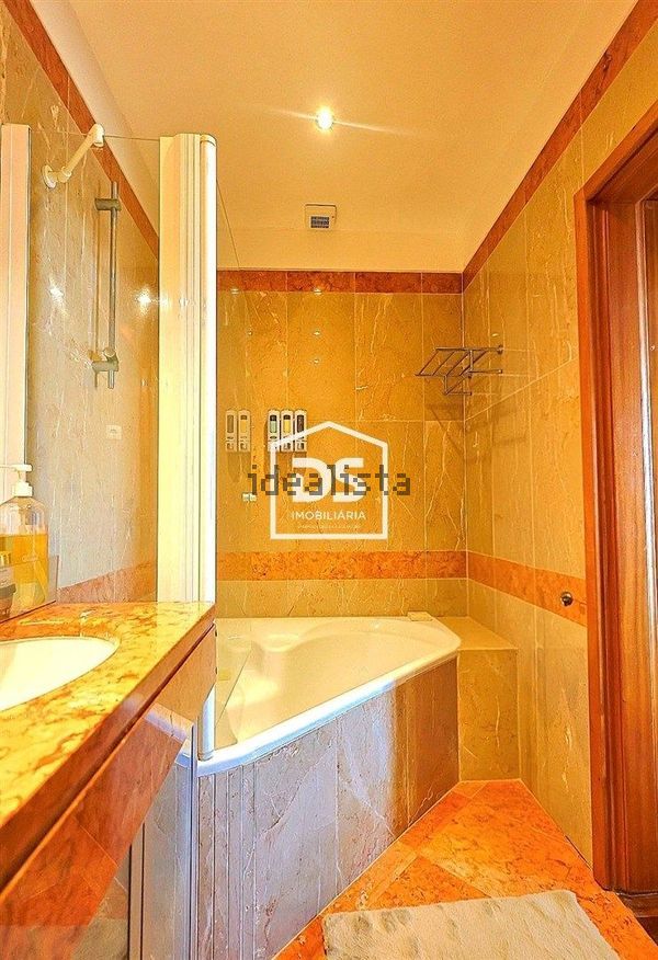 3-bedroom freehold villa in Santa Cruz/Caniço — photo 4 of 5