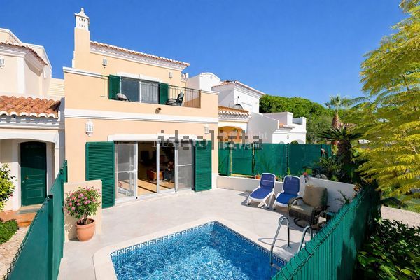 3-bedroom freehold villa in Loulé/Vilamoura — photo 1 of 5