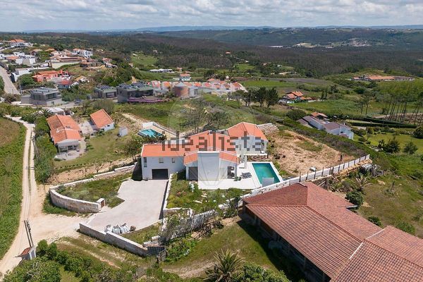 3-bedroom freehold villa in Alcobaça/São Martinho do Porto — photo 5 of 5