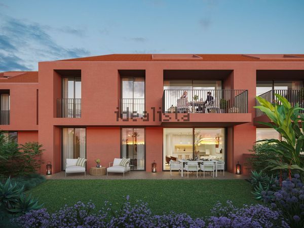 2-bedroom freehold villa in Funchal — photo 1 of 5