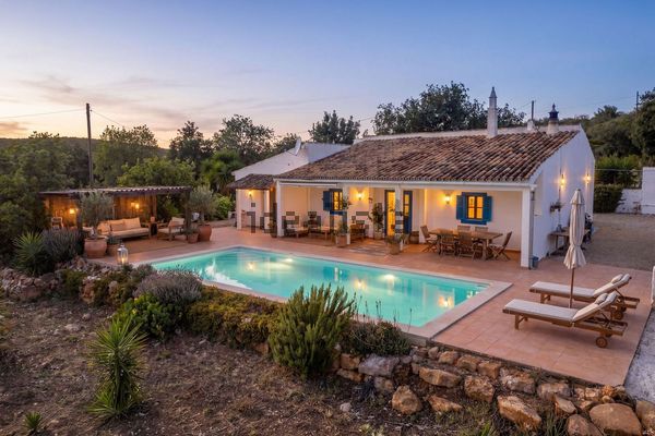 2-bedroom freehold villa in Loulé/Vilamoura — photo 2 of 5