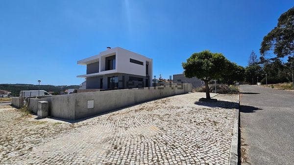 Detached house in Rua da Escola Primária, Santo Isidoro — image 3